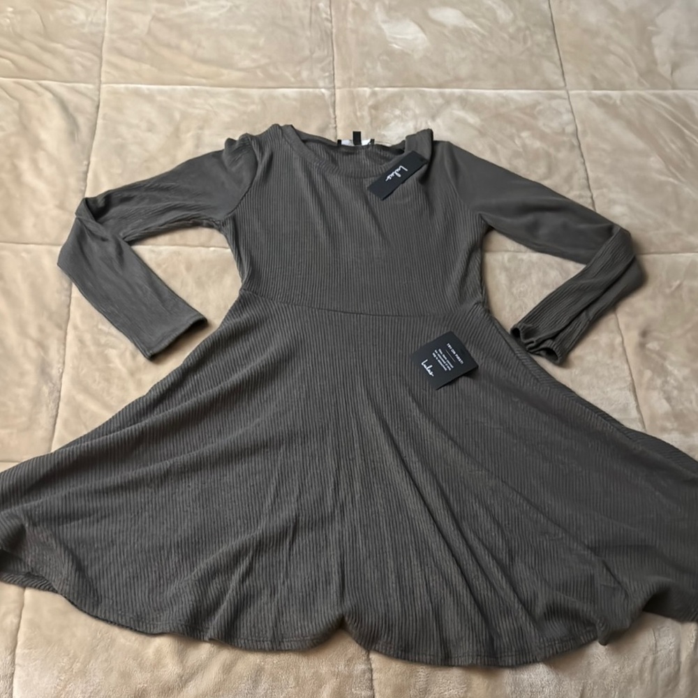 Elegant Long Sleeve Dress in Gray